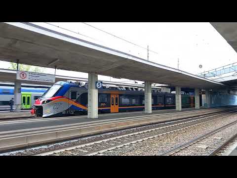 Partenza del treno regionale Torino Stura Asti