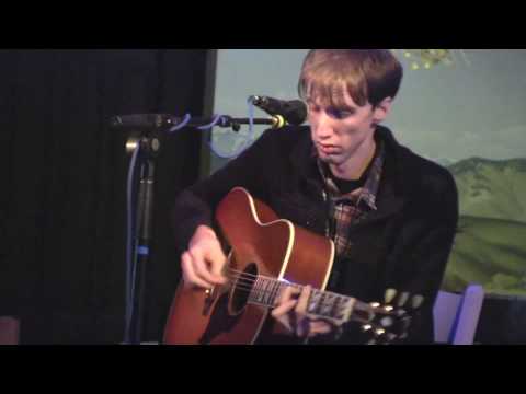 Atlas Sound - "Shelia" (Live at The Natural History Museum in Los Angeles  01-08-10)