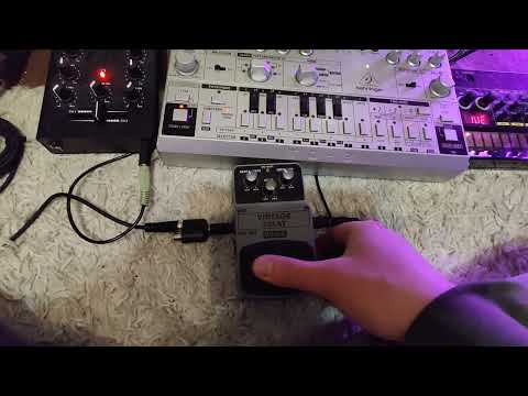 Behringer TD-3 + Behringer VD 400 Vintage Delay + Korg Volca Beats