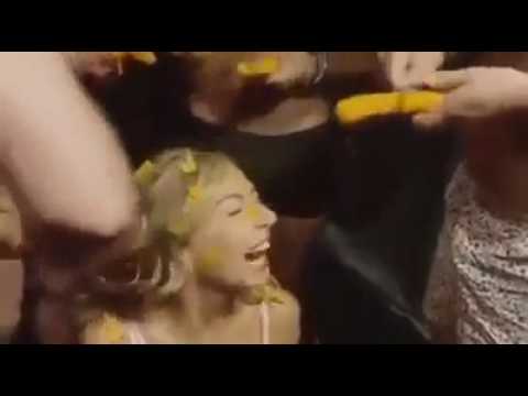 download lagu mp3 mp4 Vegan Porn, download lagu Vegan Porn gratis, unduh video klip Vegan Porn