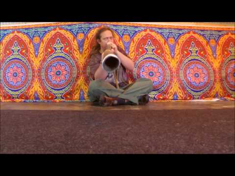 MT-Yidaki playing a F# - G Bibibak Munuŋgurr yiḏaki /didgeridoo