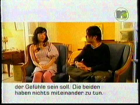 Björk - Vespertine-era interview on German MTV programme In Touch (2001)