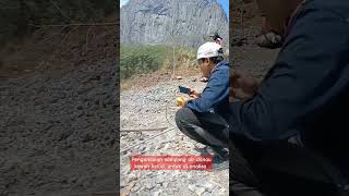 Download lagu Air danau kawah Kelud surut, diambil contoh airnya untuk dianalisa mp3