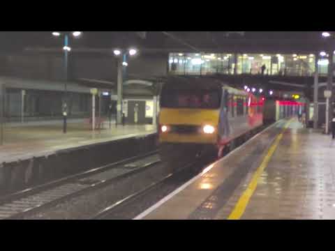 4M30 - DB90's - Donald and Bill on the early shift to Daventry IRFT three minutes late this morning