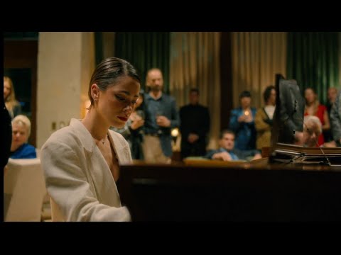 La canción de Coldplay "The Scientist" tocada en piano por Miranda (TINI) en la serie Quebranto 🤍