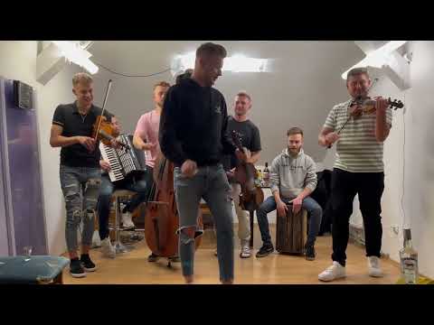 Pogwizdani - kochaj mnie całuj mnie