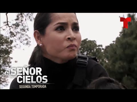 Heriberto muere en manos de Leonor Ballesteros | Temporada 2 | El Señor de los Cielos