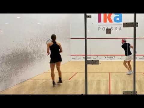 SQUASH. Two-handed backhand?