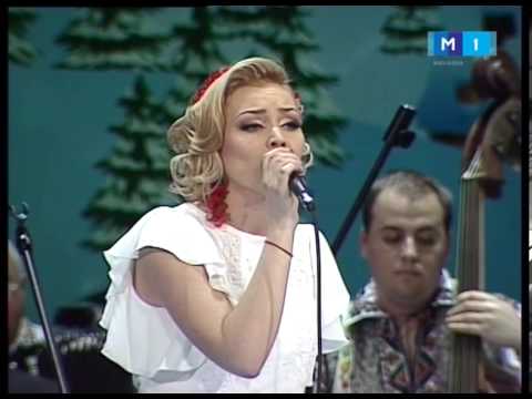 Cornelia Stefanet si Ansamblul Fluieras condus de Fratii Stefanet