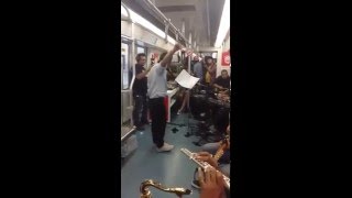 Amit Trivedi Singing Pashmina Song in Delhi Metro - Live Jamm