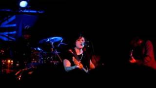 Anika Moa - Love In Motion (Live)