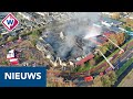 Beelden uit de lucht: sporthal Noordwijkerhout compleet verwoest door brand - OMROEP WEST