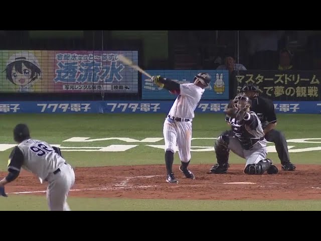 【8回裏】マリーンズ・サントスが来日初安打で追加点を叩き出す!!  2017/6/1 M-T