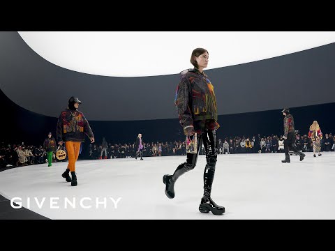 GIVENCHY | Spring Summer 2022 RTW Show thumnail