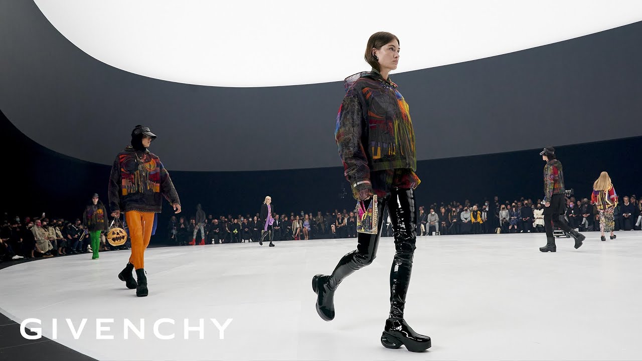 GIVENCHY | Spring Summer 2022 RTW Show thumnail