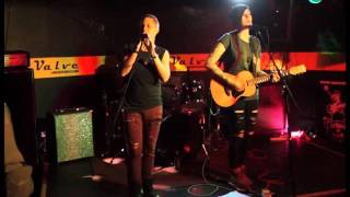 Jigsaw Life- Mel And Jade (Live At The Valve Bar)