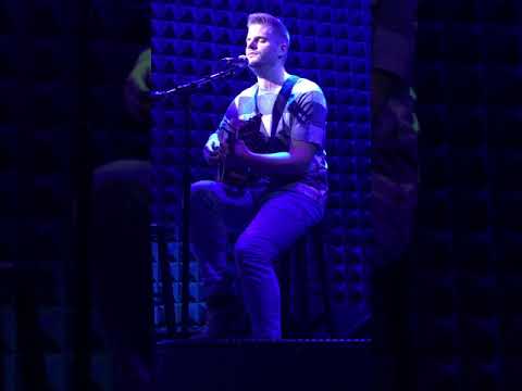 Jay Brannan sings Zombie in honor of The Cranberries’ Dolores O’Riordan