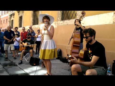 Buonasera Signorina Accordi Disaccordi UJ17