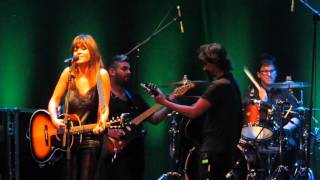 VANESA MARTIN/ES TAN NECESARIO/ (Adriana Camaño)