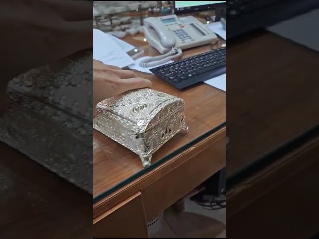 علبة هدايا فضي صيني 104Q22753