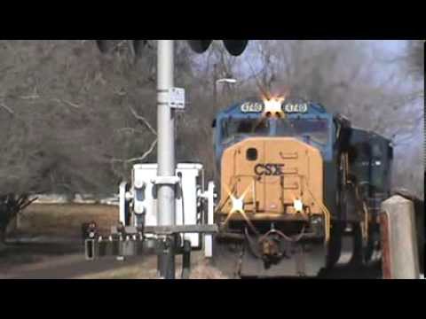 CSX K535-13 stops on the mainline in Moreland, GA
