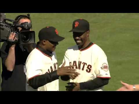 2010/10/19 Bonds welcomed back