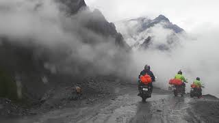 preview picture of video 'Crossing Zozila Pass, Jammu and Kashmir.'