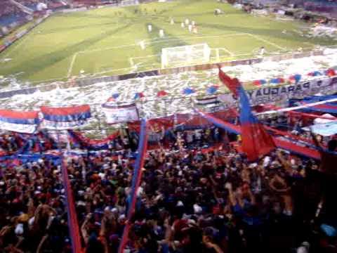 "VAMOS CICLÓN VAMOS A GANAR... PASIÓN Y LOCURA (CERRO EN HD 2011)" Barra: La Plaza y Comando • Club: Cerro Porteño • País: Paraguay