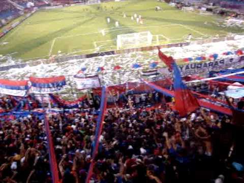 "VAMOS CICLÓN VAMOS A GANAR... PASIÓN Y LOCURA (CERRO EN HD 2011)" Barra: La Plaza y Comando • Club: Cerro Porteño