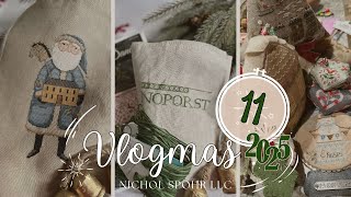Vlogmas Day 11: My SPECTACULAR Blue Coat Santa is DONE!