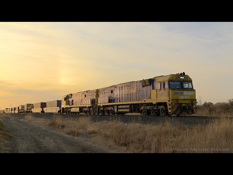 6PM6 Pacific National Intermodal Freight Train At Sunset (4/3/2019) - PoathTV Australian Railways
