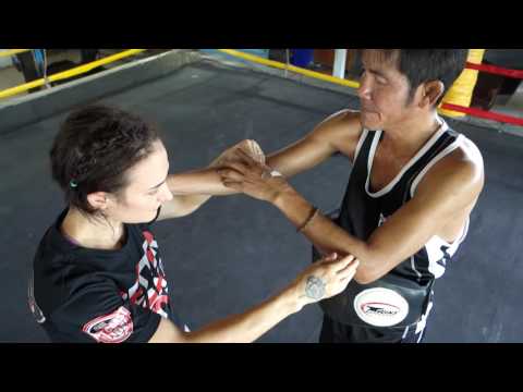 Yodkhunpon Elbow In Clinch - 40 Seconds of Thailand