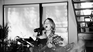 Margo Price - &quot;Wallflower&quot; (Bob Dylan cover) | House Of Strombo