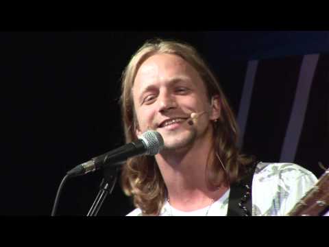 BONUS: Tomáš Klus - První píseň (9. 6. 2015, Malostranská beseda) - 7 pádů HD