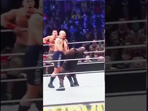 Mark Henry Gets Knocked Out by the Big Show #wwe #wrestling #video #wweraw #viral #trending
