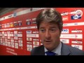 Pieter Huistra maakt wegwerpgebaar naar boze fans van De Graafschap