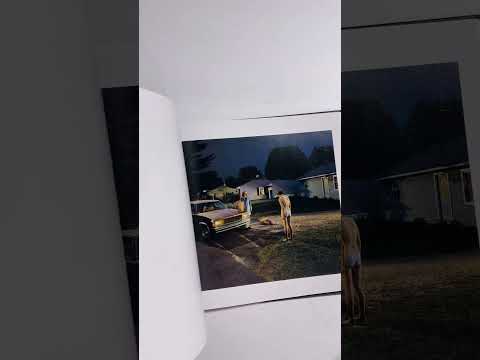 Книга Gregory Crewdson: Twilight - фото 1 - id-p1413687255