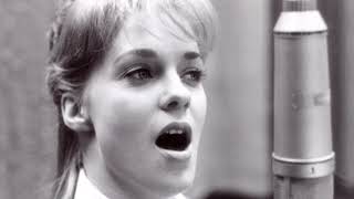 Connie Smith - Here Comes My Baby Back Again (Official Music Video)