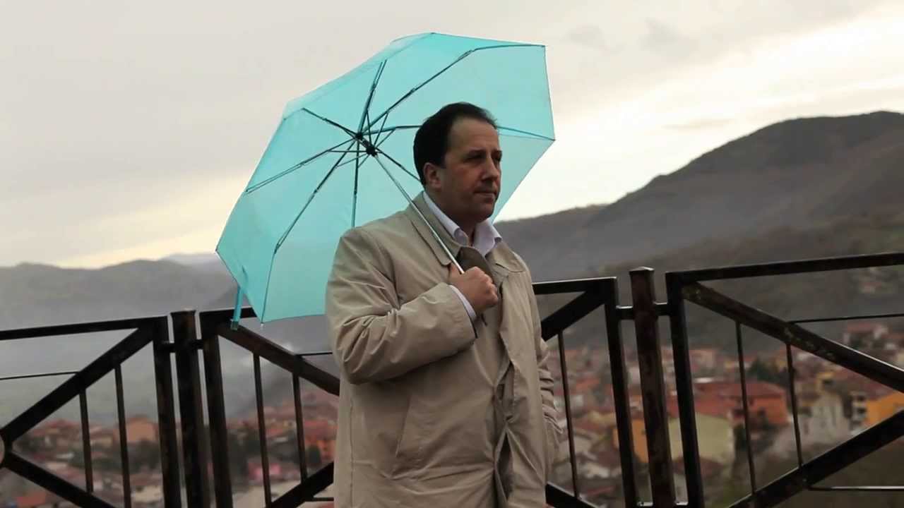 trailer ladri di niente