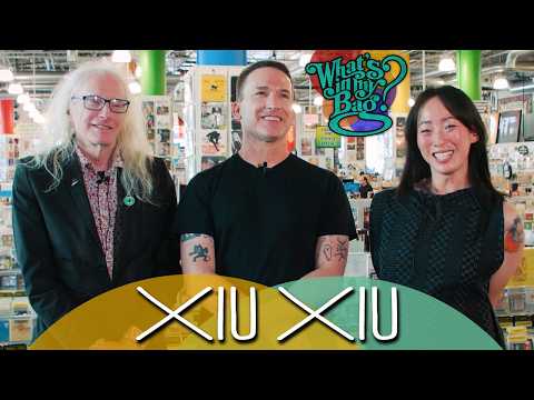 秀秀的「我的包包裡有什麼？」｜Amoeba Music (Xiu Xiu's "What's In My Bag?" | Amoeba Music)