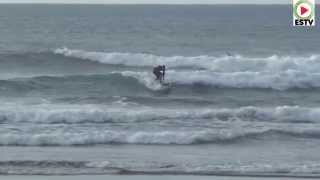 preview picture of video 'Sopelana - Surfistas en la playa La Salvaje - Bilbao Euskadi Surf TV'