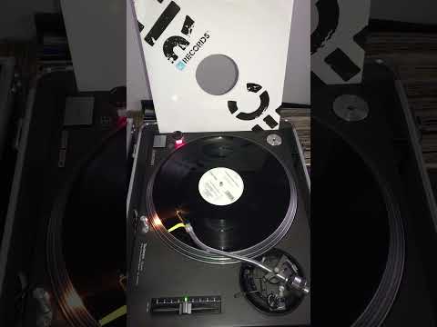 Steve Anders Vs Andrea T. Mendoza - Can't Fake It