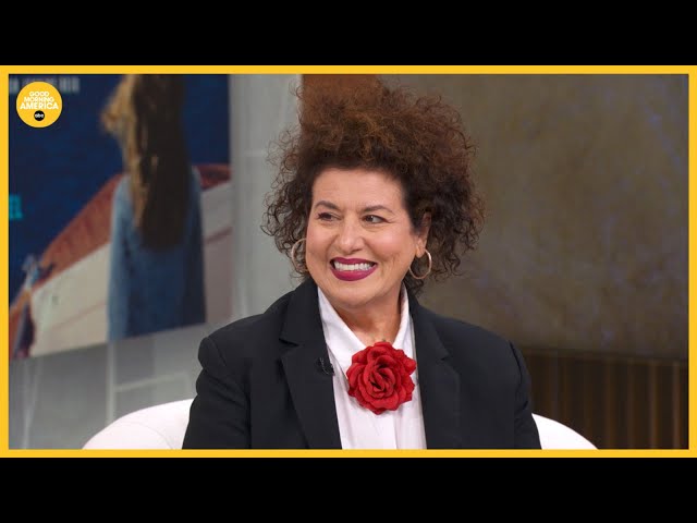Vídeo relacionado con The View from Lake Como: The Instant New York Times bestseller - 'A gifted natural storyteller' Kristin Hannah (English Edition)
