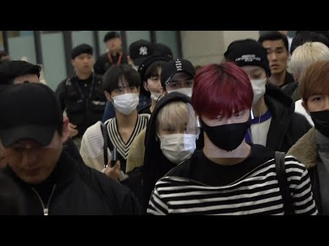 【181118】WANNA•ONE曼谷回韩遭围堵  人气超高引路人围观