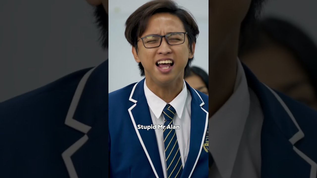 Ren Yi Xiang gets a flashback from the army 😨