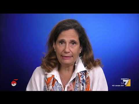 Lombardia, Ilaria Capua: "Treni vecchi e sporchi hanno contribuito a diffondere il coronavirus"