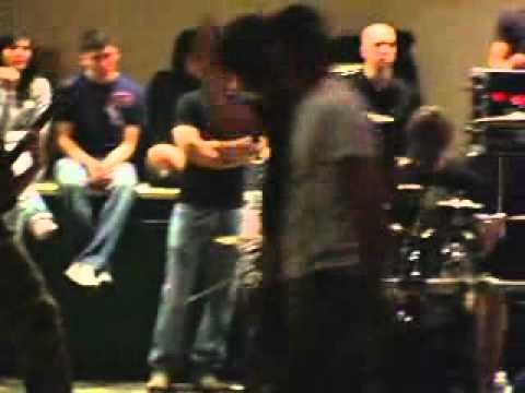 Suicide Silence ft Nate Johnson - Destruction of a Statue (Live in Hamden, CT 4-26-06)