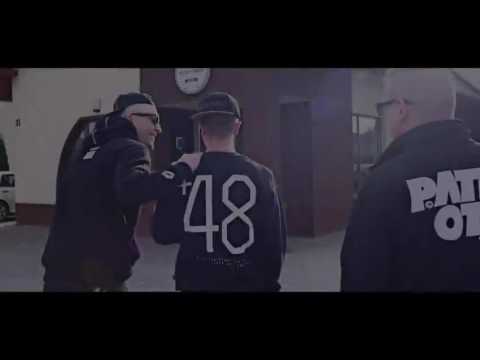 Zbuku kajman bezczel hada