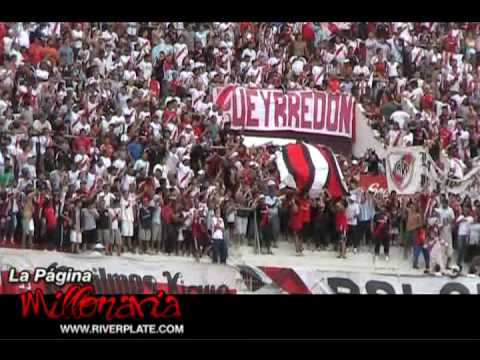 ""Ahi viene la hinchada" + "Grita y alienta sin parar" - River Plate Fans" Barra: Los Borrachos del Tablón • Club: River Plate