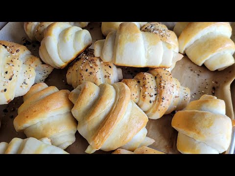 Homemade Crescent Rolls Recipe (Kifle)
